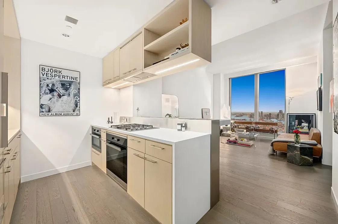 252 South Street — Photo 4