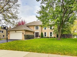 204 Plum Grove Cir, Arlington Heights, IL 60004