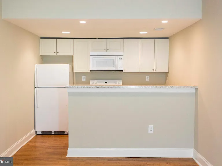 2031-5 South St #121 — Photo 10