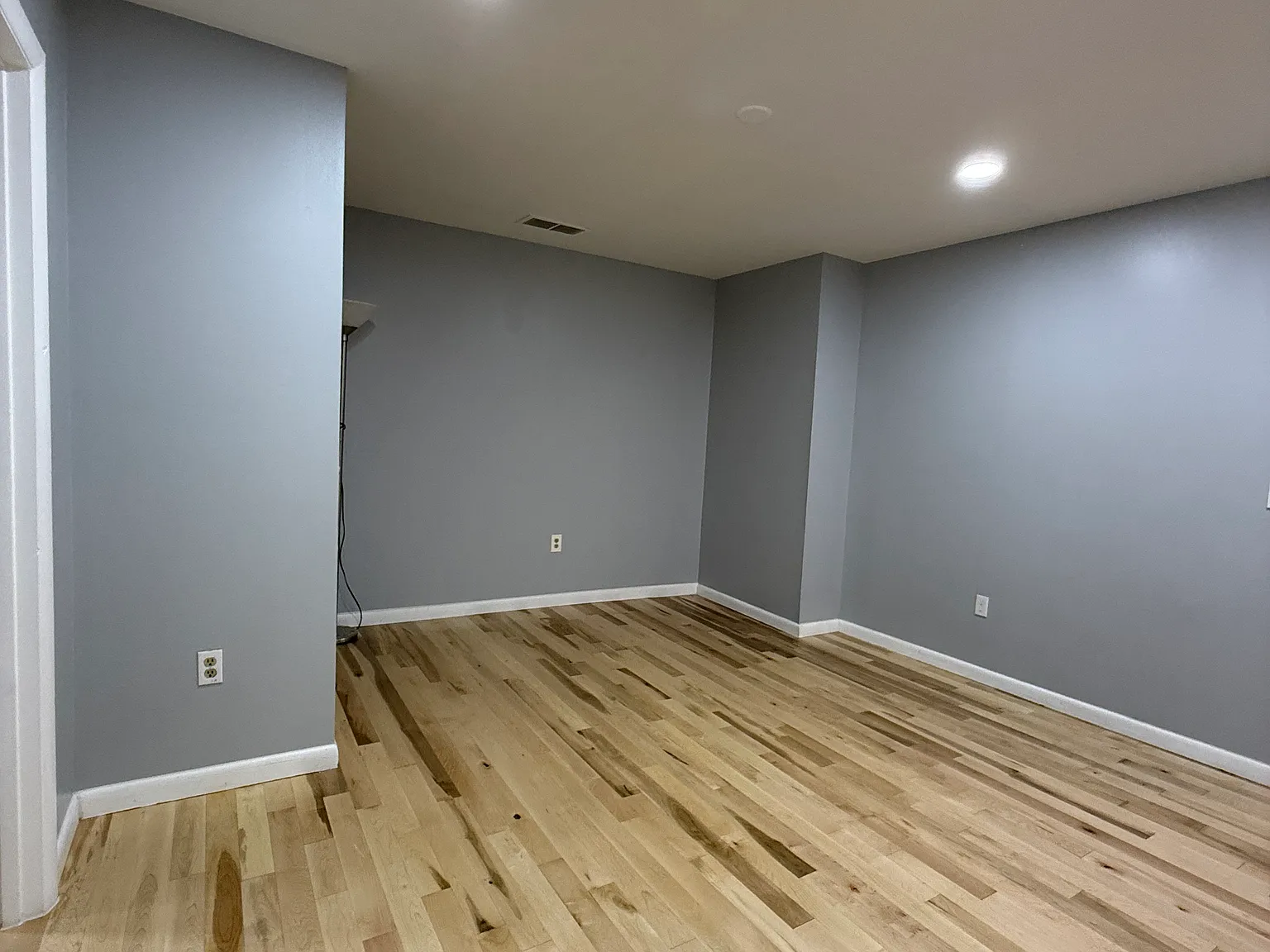 2 bed, 850 sqft, $1,599 — Photo 3