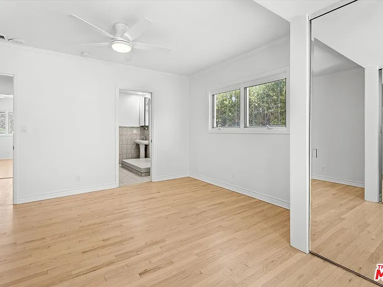 13207 Lake St — Photo 17