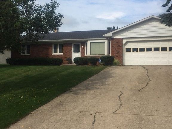 2nd image of 2633 Arrowhead Dr