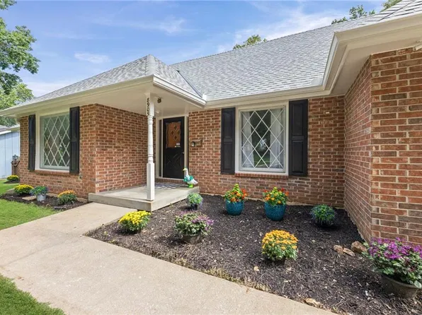 8905 Lamar Ave, Overland Park, KS 66207