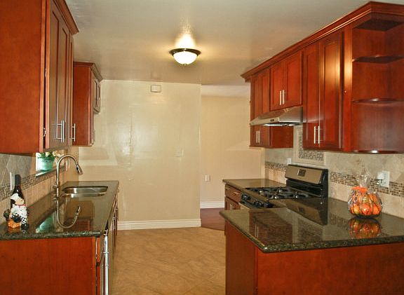 4th image of 3408 Union Ave