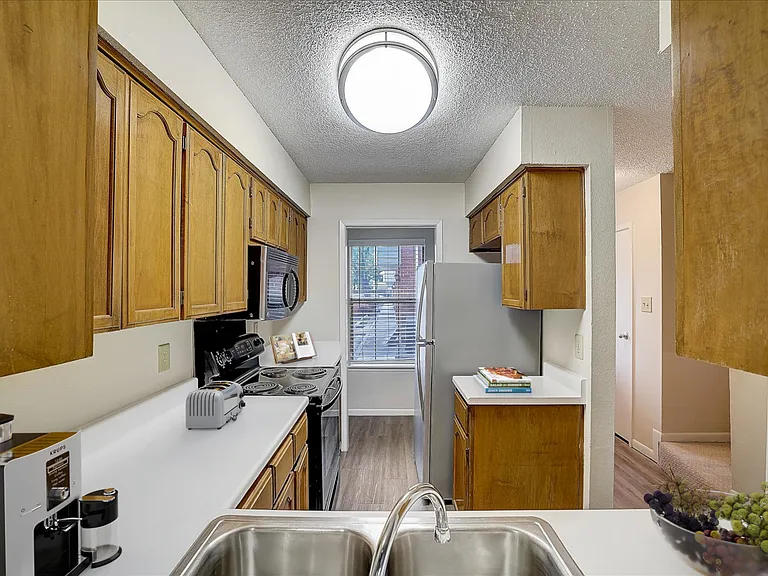 4013 1/2 Menchaca Rd #3 — Photo 5