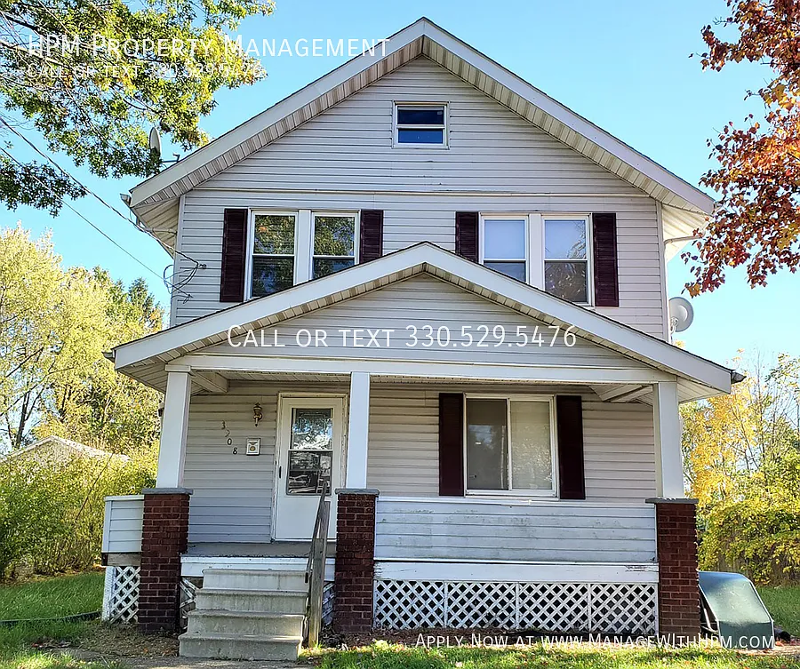 3908 Fairmount Blvd NE photo 1