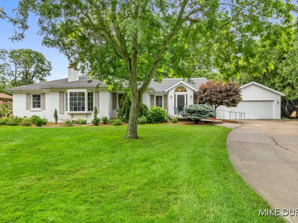 342 Somerset Dr NE, Grand Rapids, MI 49503
