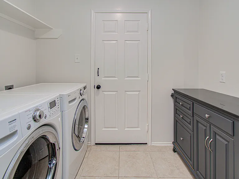 7207 Crescent Mills Dr — Photo 30
