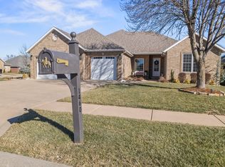 1460 Glade Avenue, Springfield, MO 65802