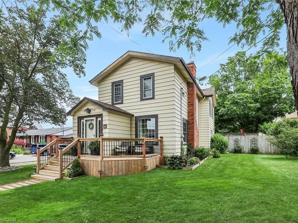 10 Maple Ave, Grimsby, ON L3M 3B6