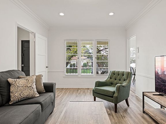4th image of 1740 Kelton Ave #417592540