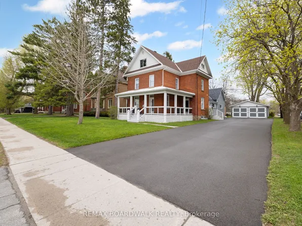 45 A Drummond St W, Perth, ON K7H 2J9