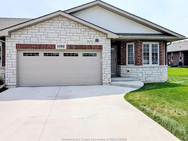 1192 Copeland Ave — Photo 1