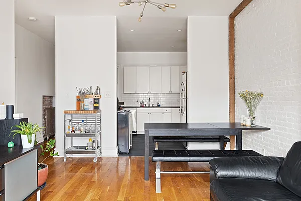 Rented by Compass | media 11