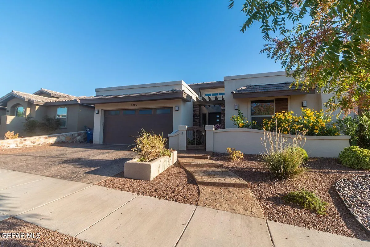 Building Photo - 7200 Kiowa Creek Dr