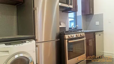 Rented by aptsandlofts.com