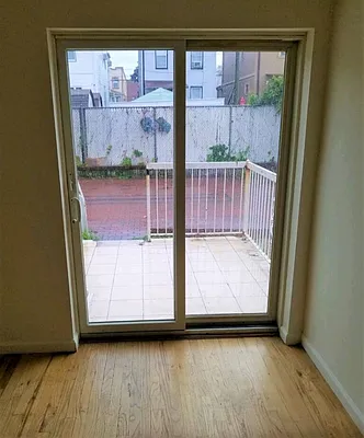 Rented by Concrete Jungle Realty | media 4