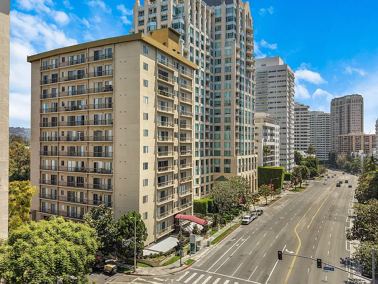 10747 Wilshire Blvd #902 — Photo 21