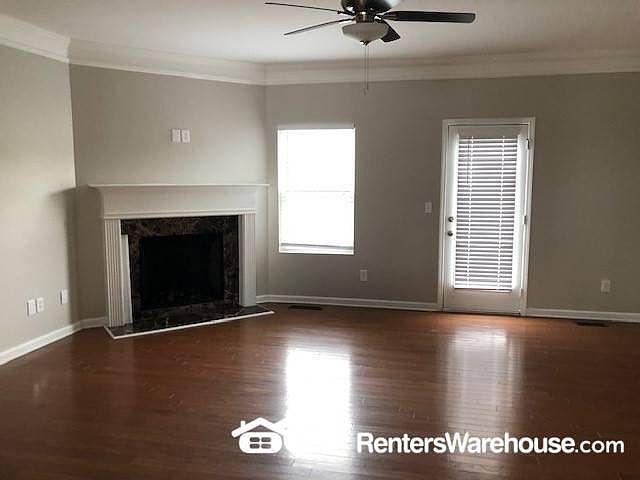 2nd image of 923 Society Cir SW