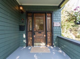 403 9th St, New Westminster, BC