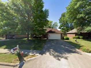 1104 W Whiteside St, Springfield, MO 65807