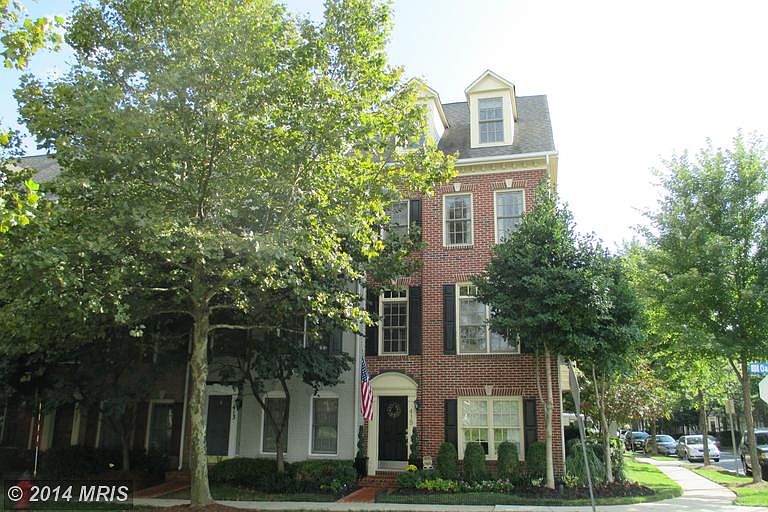 1st image of 415 Oak Knoll Dr