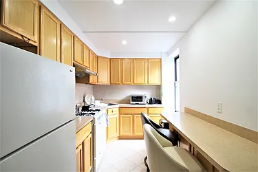 Rented by Teresa Lai, LREB