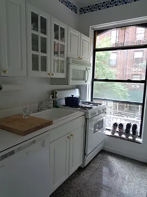 Rented by Metropolitan Equities | media 16