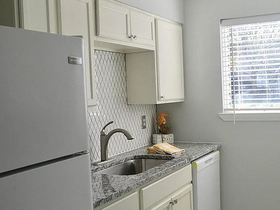 5th image of 908 W Tony St #10-D
