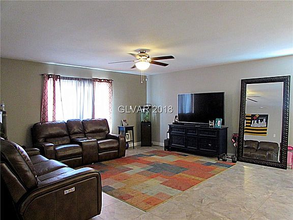 4th image of 200 Upland Blvd