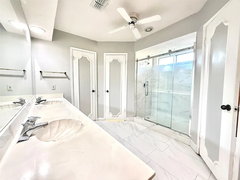 9002 Sabastian Dr — Photo 23