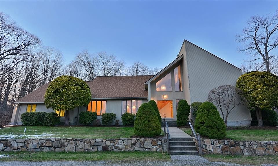 10 Noto Dr, North Providence, RI 02904 Zillow