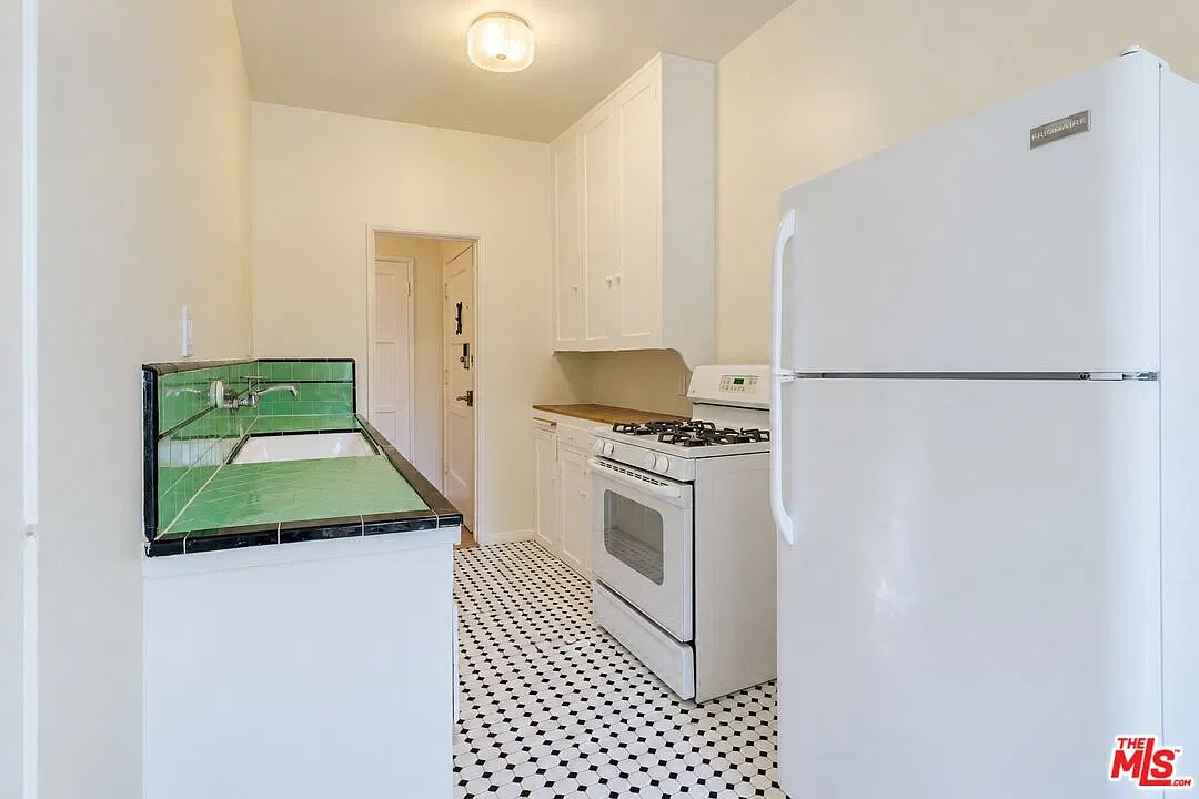 1 bed, 1.0 bath, 925 sqft, $2,495 — Photo 3