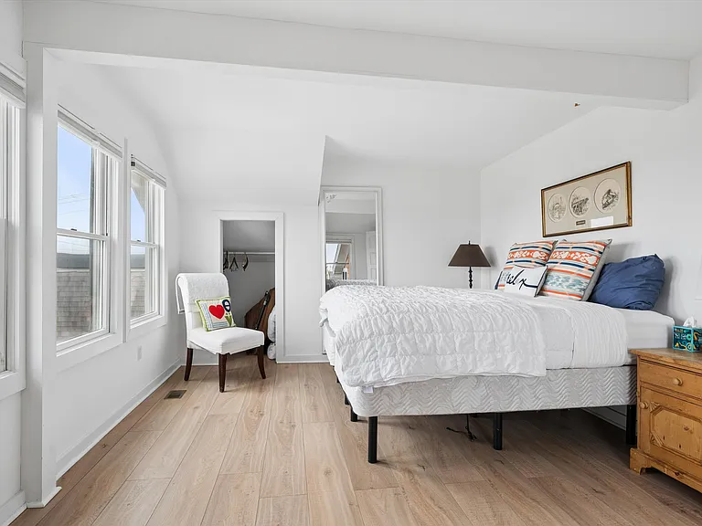 61 Dune Rd — Photo 14
