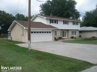 7276 Flamingo St, Algonac, MI 48001