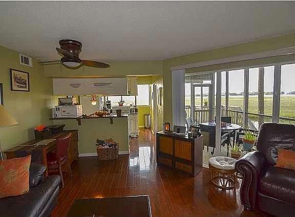 3rd image of 227 Little Oak Dr