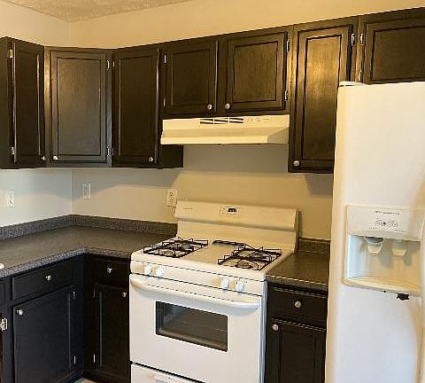 3rd image of 11232 Cristins Cir
