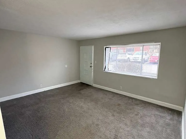 199 Dalepark Dr #10 — Photo 2