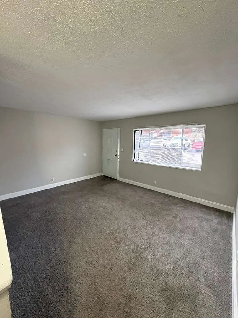 Building Photo - 199 Dalepark Dr #10