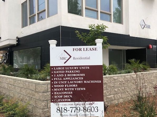 340 N Oxford Ave #203