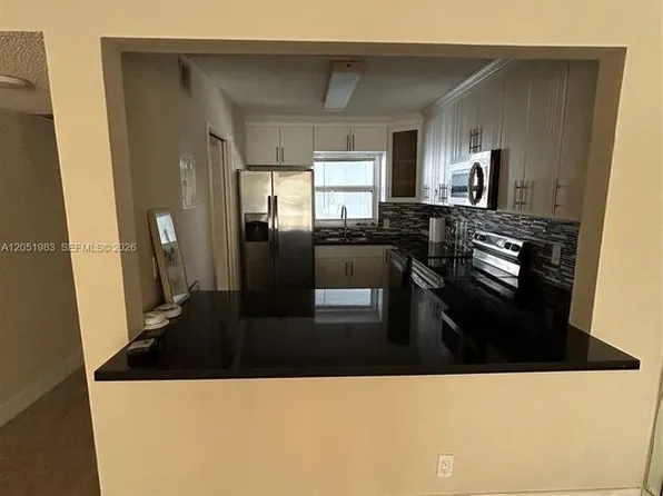 9461 Evergreen Pl APT 303, Davie, FL 33324