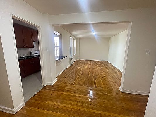 2nd image of 14018 Burden Cres #4