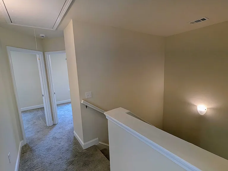 708 Mill Creek Cir — Photo 8