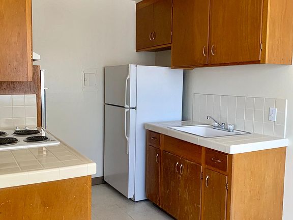 4th image of 1007 Willow St #12