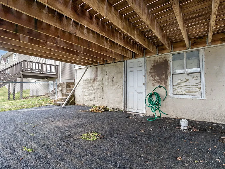 668 Main St — Photo 23