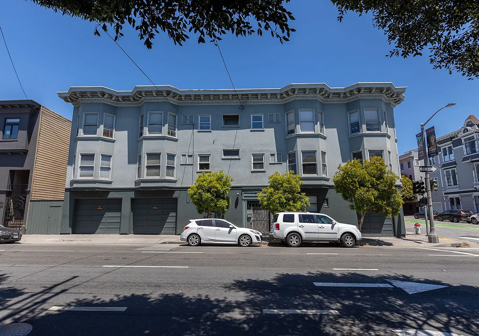 1000 Oak Street — Photo 2