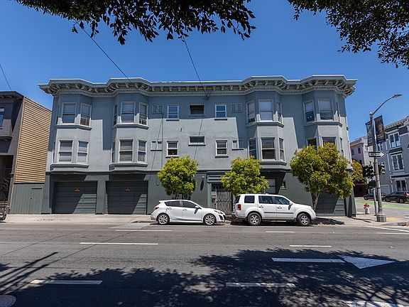 2nd image of 1000 Oak St APT 1