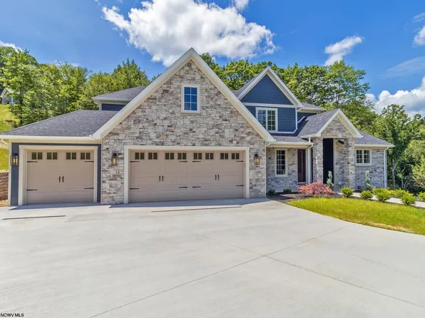 200 Walnut Hts, Morgantown, WV 26508