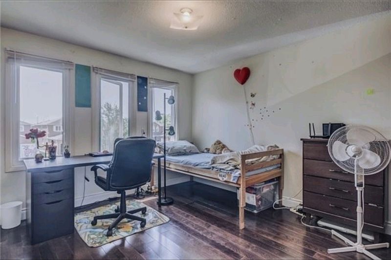 Toronto House for rent - 3 Bedrooms — photo 5