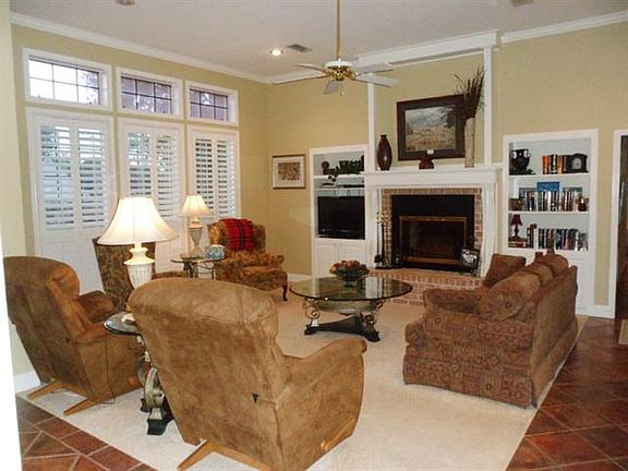 2nd image of 236 Lakeside Pl #224